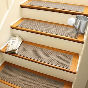 Waterhog Diamonds 8.5 in. x 30 in. PET Polyester Indoor Outdoor Stair Tread Cover (Set of 4) Camel