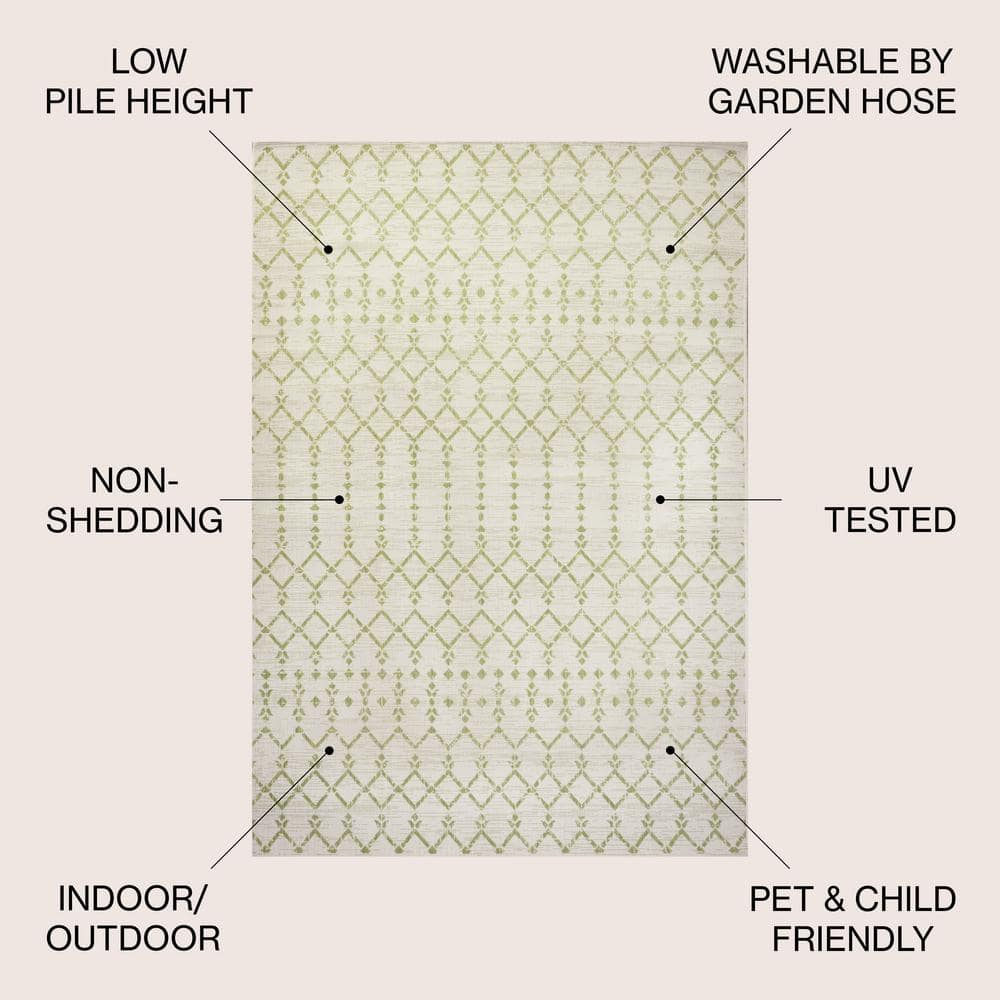 Moroccan-Inspired Geometric Gray Flatweave 3' x 5' Outdoor Rug