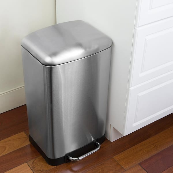 Basics Round Soft-Close Trash Can - 30L