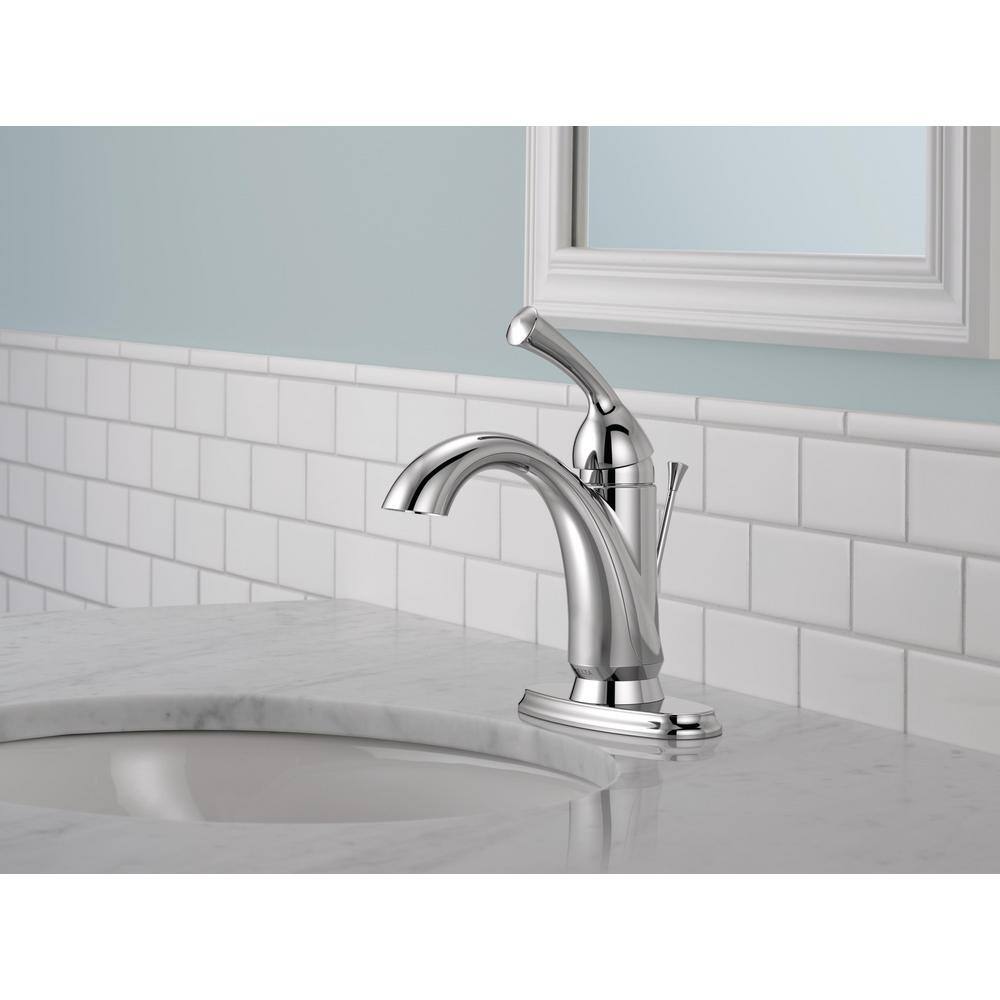 Chrome Single Hole Modern Bathroom Faucet with Drain Assembly