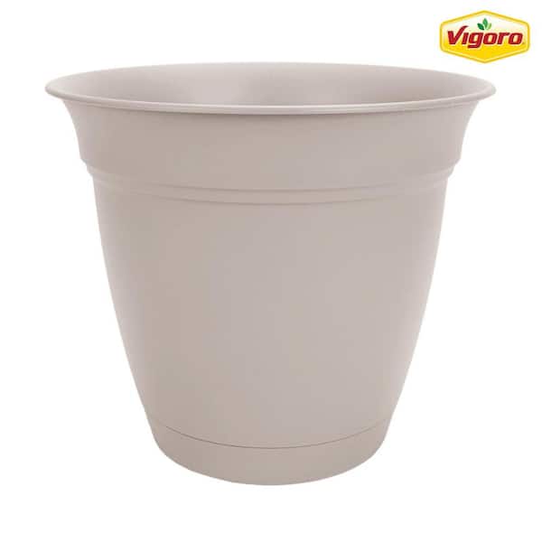 Vigoro 12 in. Mirabelle Medium White Plastic Planter (12 in. D x 10.5 in. H) with Drainage Hole and Attached Saucer