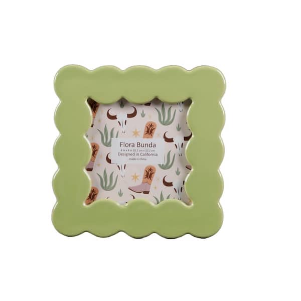 Flora Bunda 4 x 4 Scalloped Ceramic Frame in Green