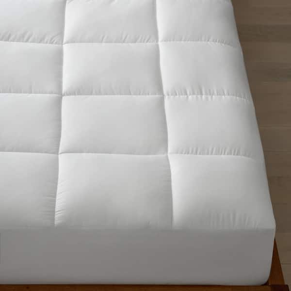 https://images.thdstatic.com/productImages/3cd9982c-d466-413c-87d5-6fe967b6bcee/svn/the-company-store-mattress-pads-11122c-f-white-64_600.jpg