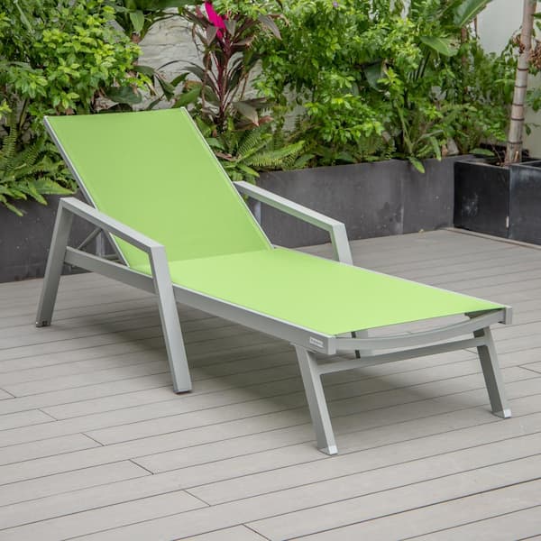 Leisuremod Marlin Outdoor Patio Chaise Lounge Chair with Arms in Grey Aluminum Reclining Backrest Mesh Sling Seat in Green