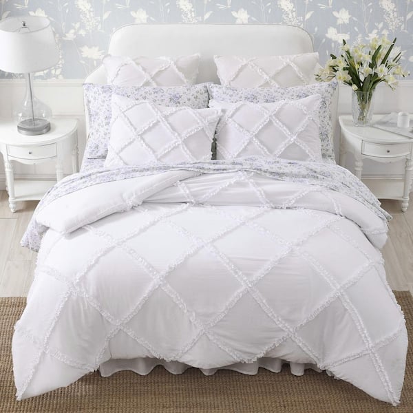 https://images.thdstatic.com/productImages/3ce6eba5-75cd-4b6e-b3a3-9c80d8bba87b/svn/laura-ashley-bedding-sets-ushsa51254387-31_600.jpg