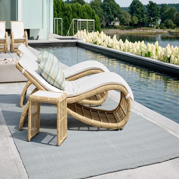 Diamond Handwoven Slate/Light Blue 3 ft. x 8 ft. Outdoor Runner Rug