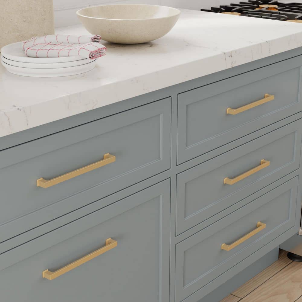 Chelsey 8-inch Satin Brass Bar Pull with Mounting Hardware