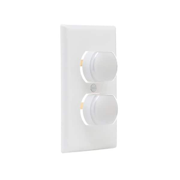 Hampton Bay 1 Gang Duplex Wall Plate with 2 Color Changing Plug