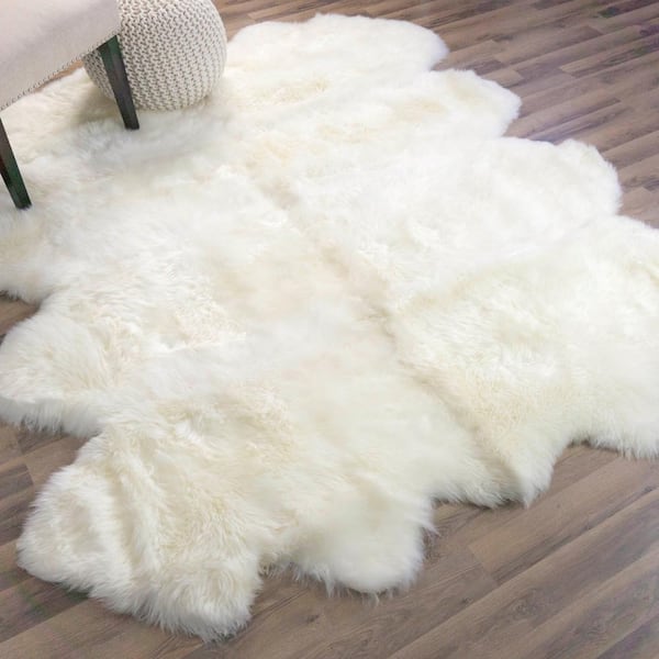 Ivory White 6 x 6 ft. Genuine New Zealand Sheepskin Pelt Area Rug