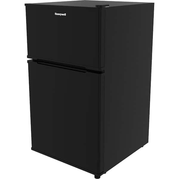 https://images.thdstatic.com/productImages/3d0db5fa-ac34-459f-9dec-e1746c5660e6/svn/black-honeywell-mini-fridges-h31mrb-40_600.jpg
