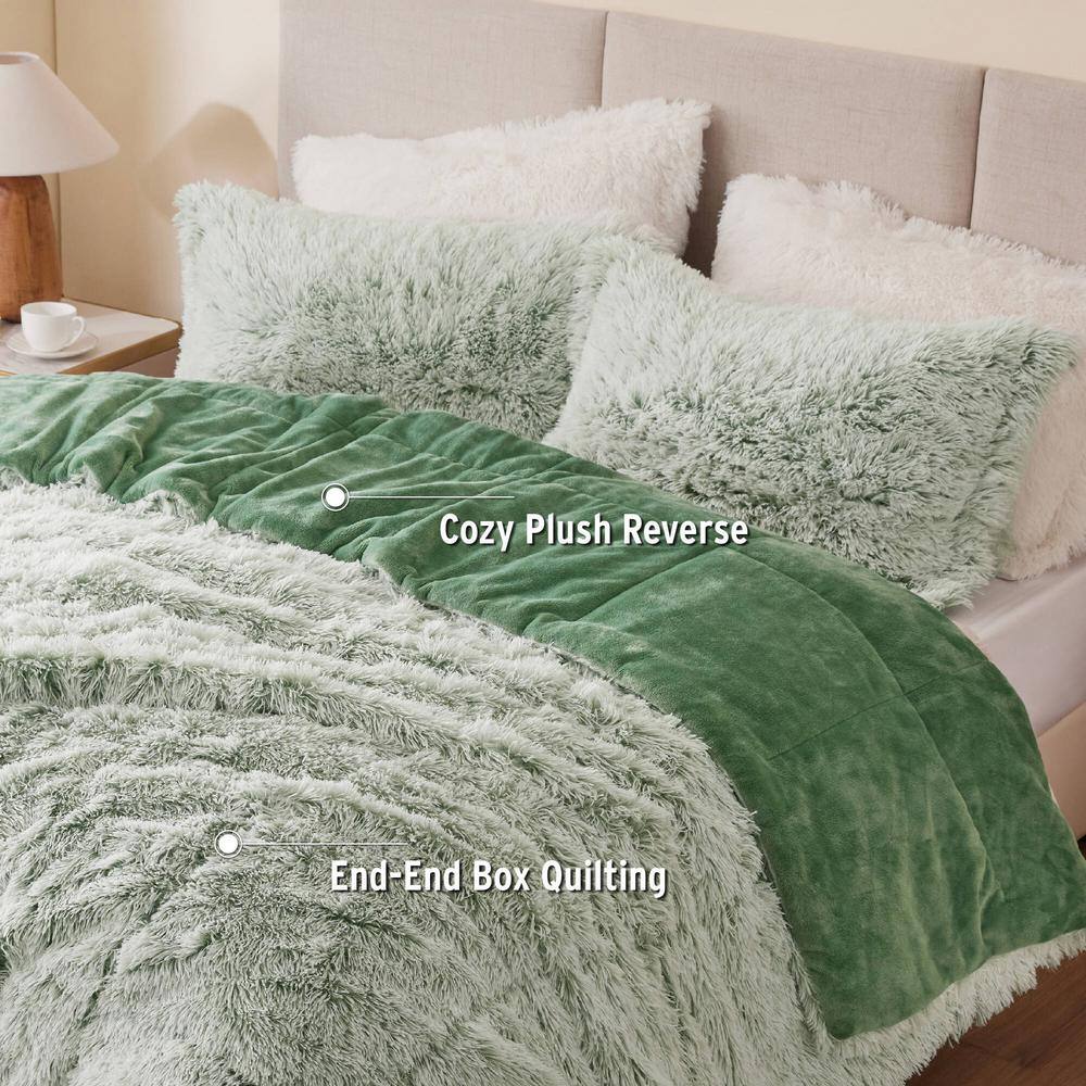 Full Green and White Faux Fur Comforter Set