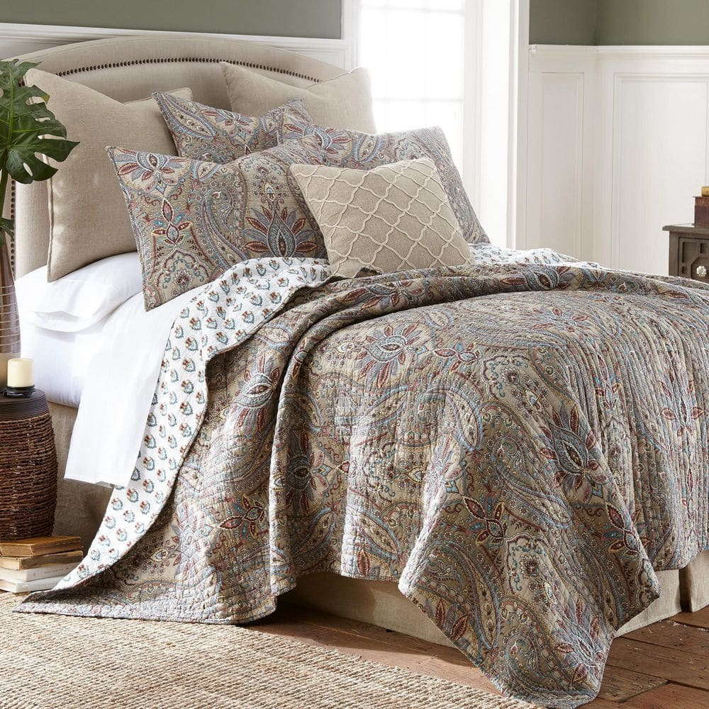 Taupe quilt clearance bedding