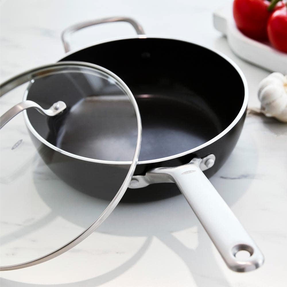 Black and Silver 3qt Aluminum Nonstick Chef's Pan with Lid