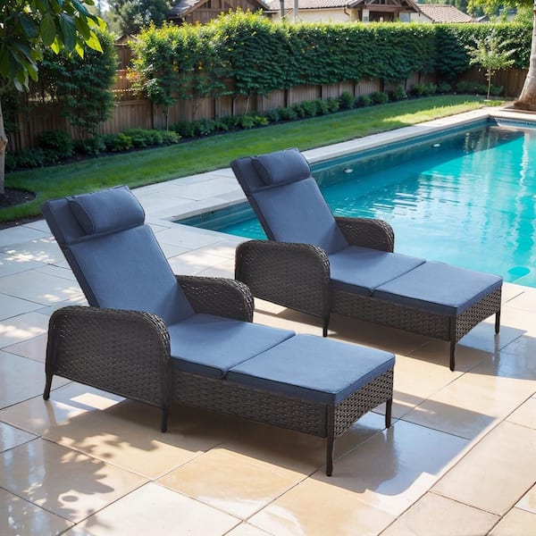 ArcoBay 2-Piece Brown Wicker Outdoor Chaise Lounge with Olefin Navy Blue Cushions