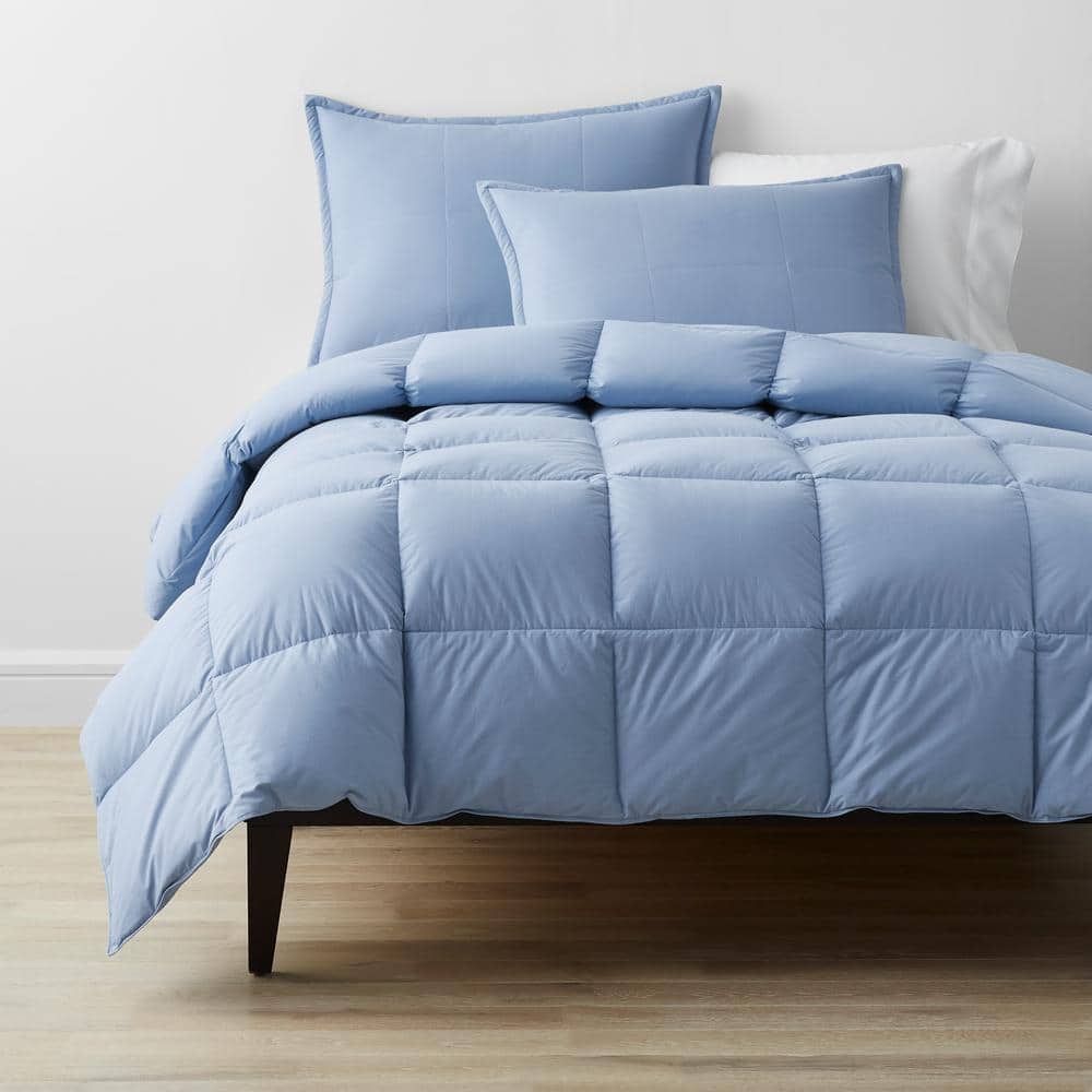The Company Store LaCrosse Medium Warmth Porcelain Blue King Down Comforter 11003BKPORBLUE