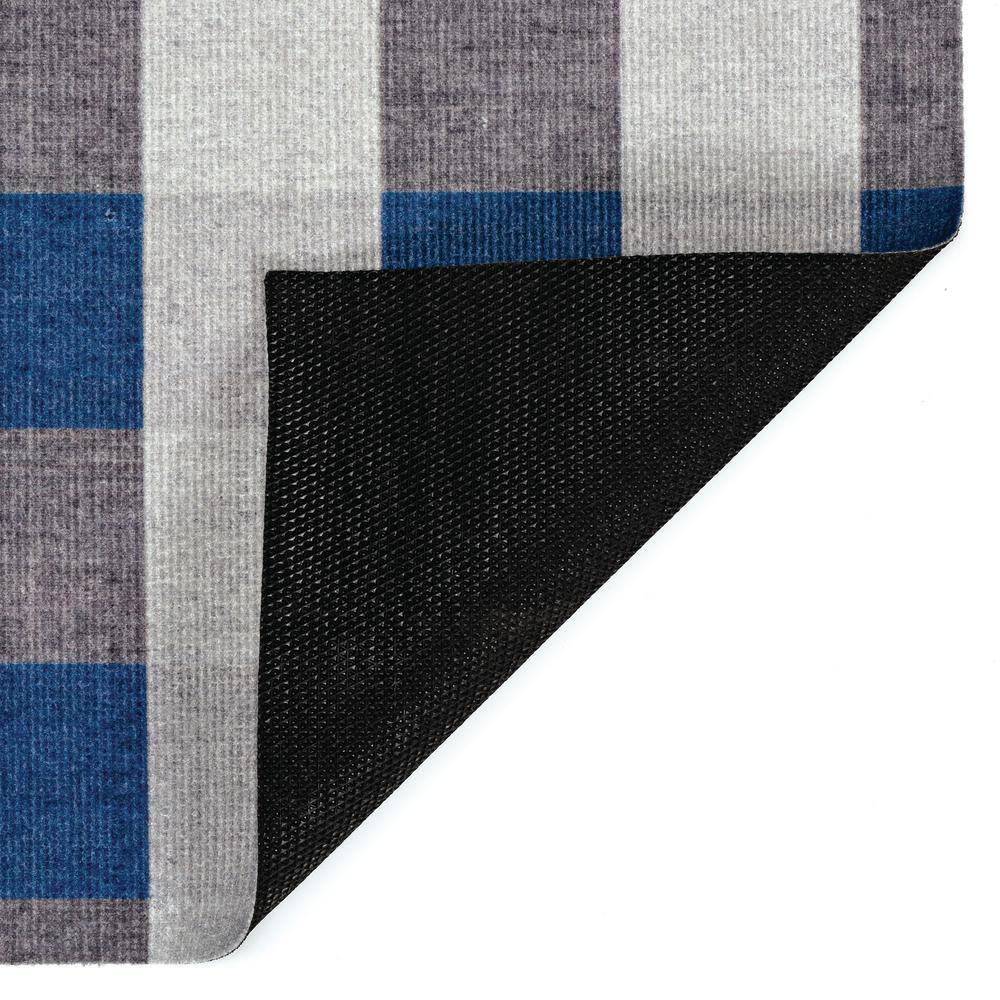 6' x 8' Gingham Check Indoor/Outdoor Rug in Blue and White