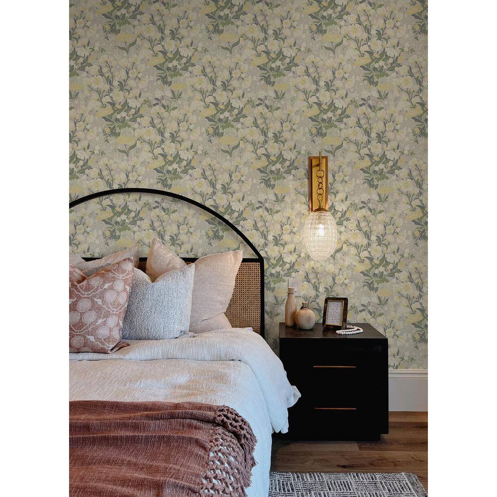 Hava Yellow Meadow Flowers Non-Woven Wallpaper Roll