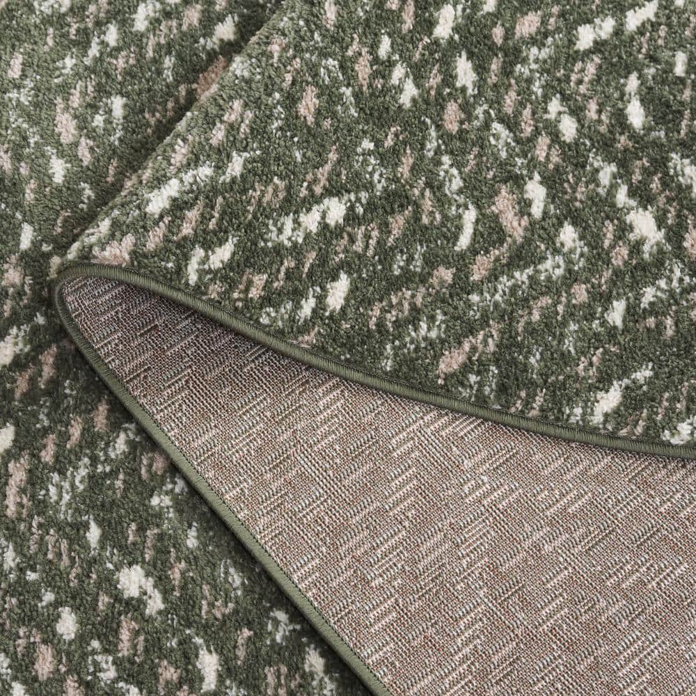 Ivory and Dark Green Rectangular Synthetic Area Rug, 3' x 5'