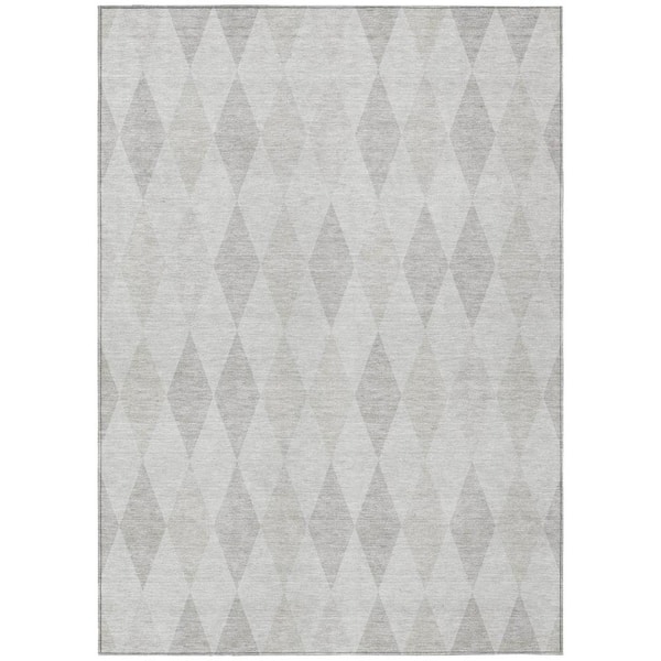 HomeRoots Gray 5 ft. x 8 ft. Woven Geometric Rectangle Indoor/Outdoor Area Rug