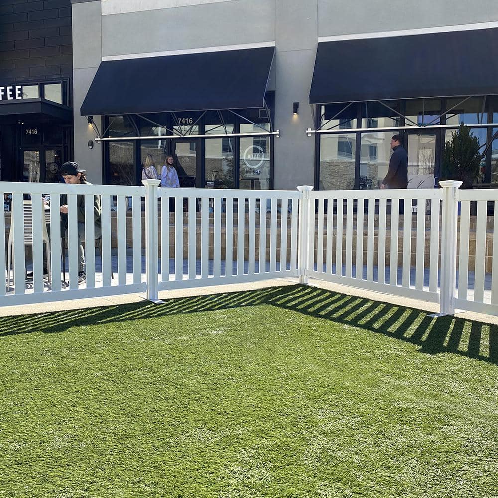 Davidson White Vinyl 5.5-ft Wide Portable Event Fence Kit
