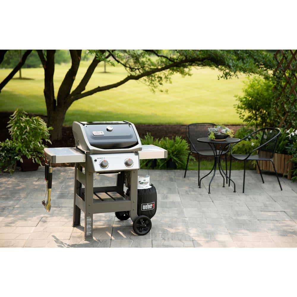 Black 2-Burner Liquid Propane Grill with Porcelain Coated Cast Iron Grates