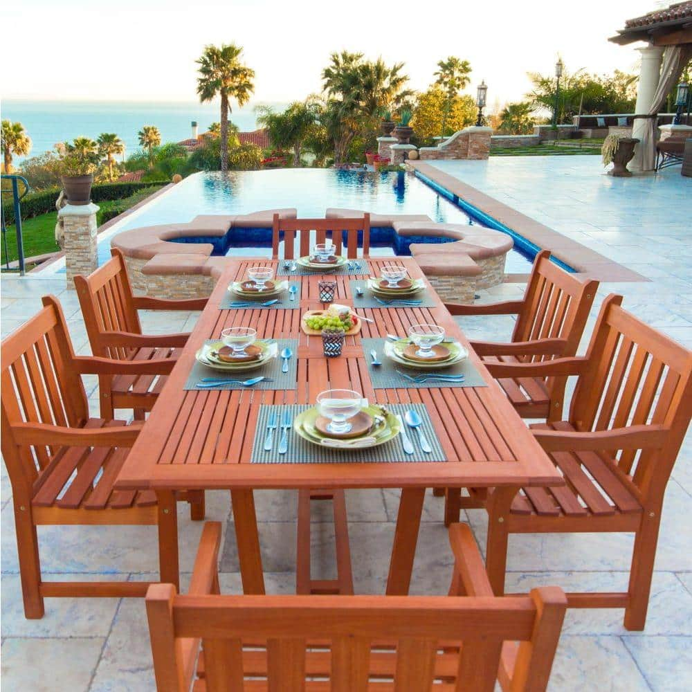 coffee table and 2 chairs