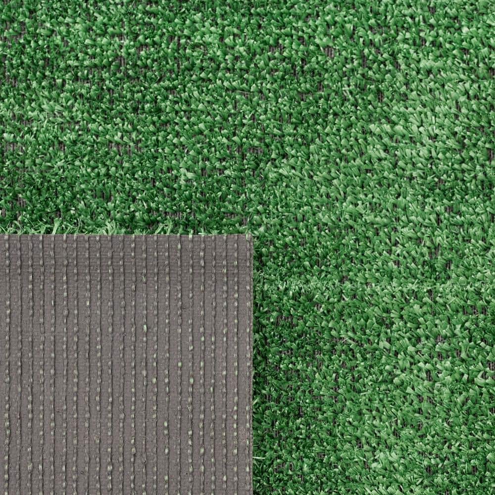 https://images.thdstatic.com/productImages/3dd78f64-6836-4a4c-9327-26d4494e187c/svn/emerald-green-trafficmaster-artificial-grass-lhdtrfpemegre68-1f_1000.jpg