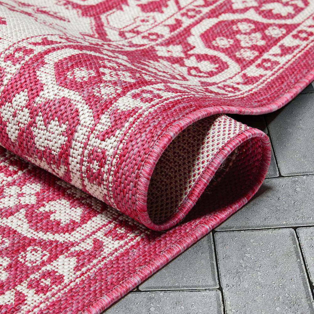 Fuchsia and White Synthetic Flat Woven 5' x 7' Area Rug