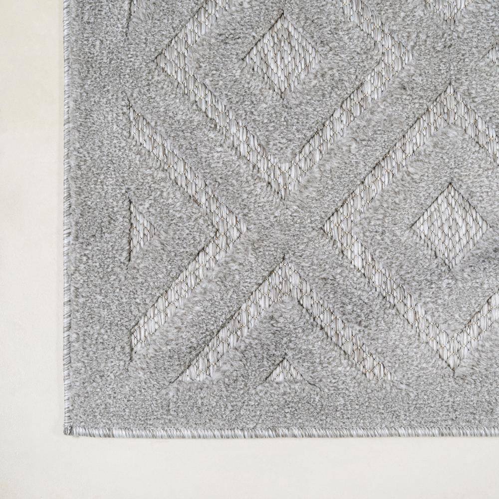Elysian Light Gray Geometric Synthetic Indoor/Outdoor Rug