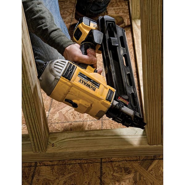DEWALT 20V MAX Lithium-Ion 30-Degree Cordless Brushless 2-Speed Framing Nailer with 4Ah & 5Ah Batteries, and DCN692M1w5b - The Home Depot