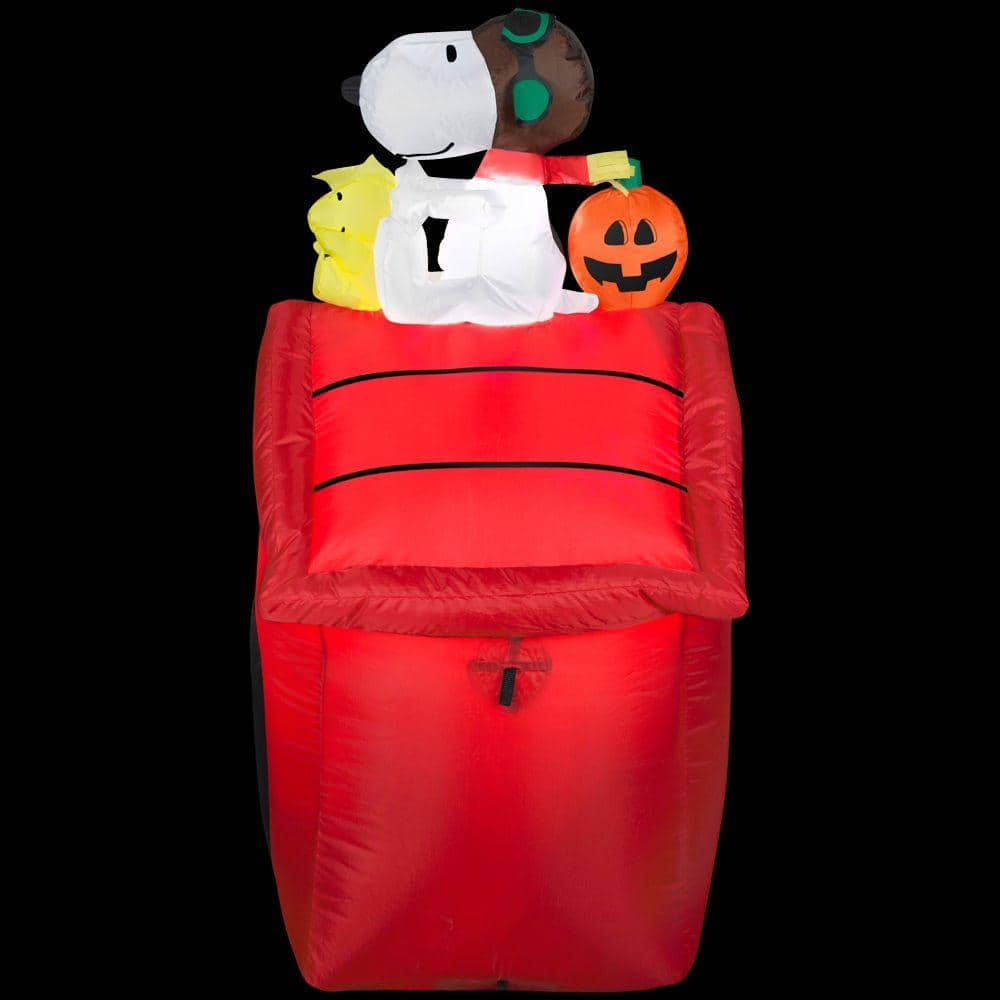 Gemmy 3.5 ft. LED Snoopy with Candy Cane Inflatable 23GM81705 - The Home  Depot