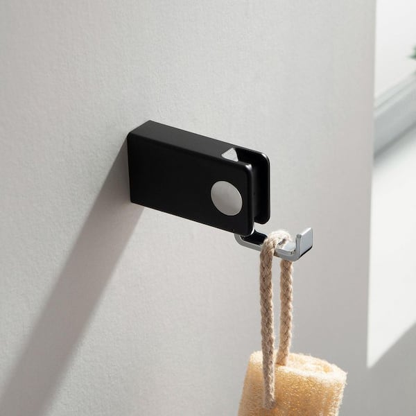 Bathroom Accessories J-Hook Robe Hook Wall Mounted in Chrome/Black