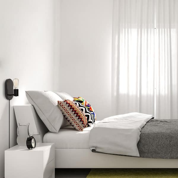 Linus 1-Light Matte Black Plug-in or Hardwire Modern Wall Sconce