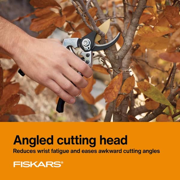 https://images.thdstatic.com/productImages/3e2c5d89-8290-4bb6-a0ad-07891fe7217c/svn/fiskars-pruning-shears-398402-1004-66_600.jpg
