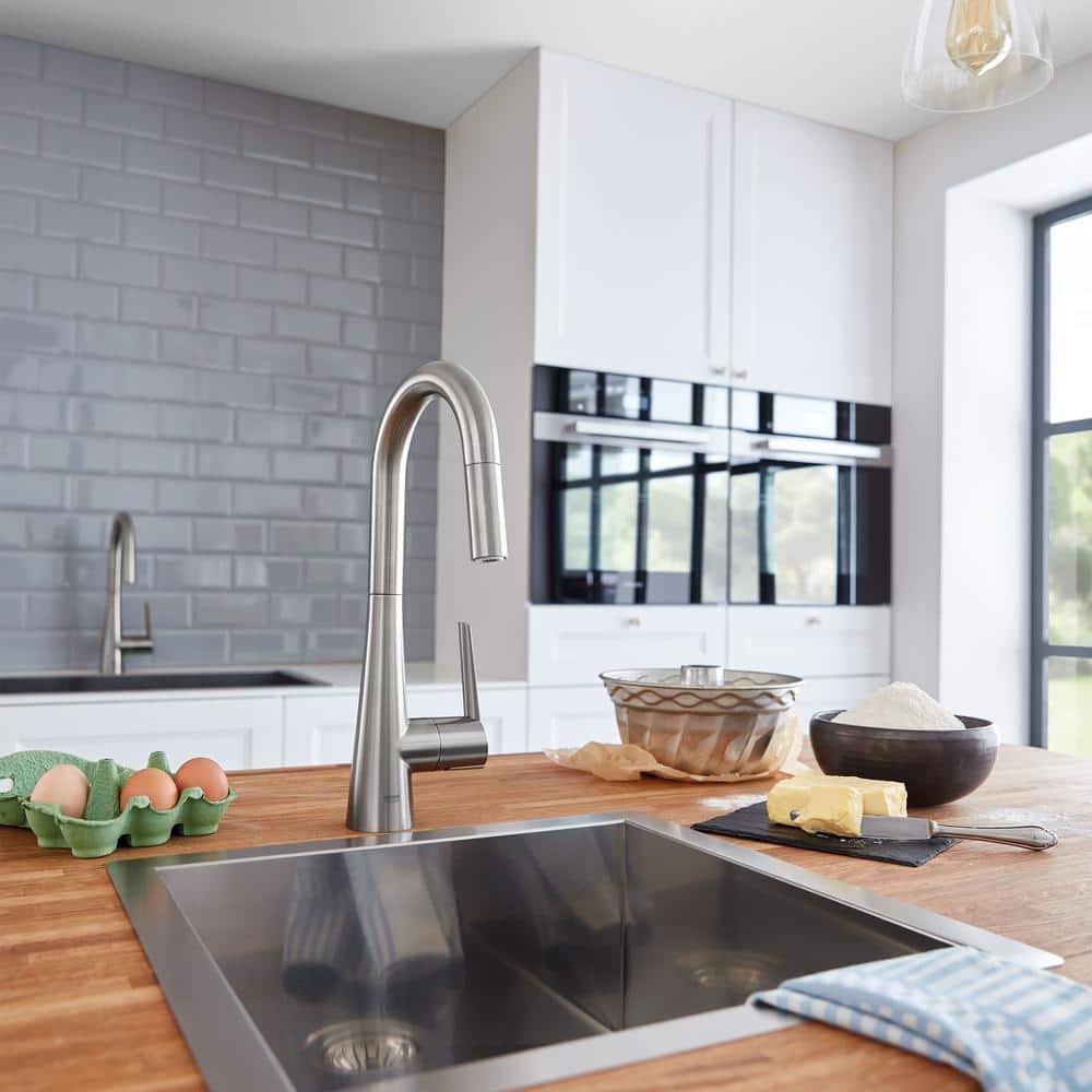 Stainless Steel Modern Pull-Down Kitchen Faucet with Spray