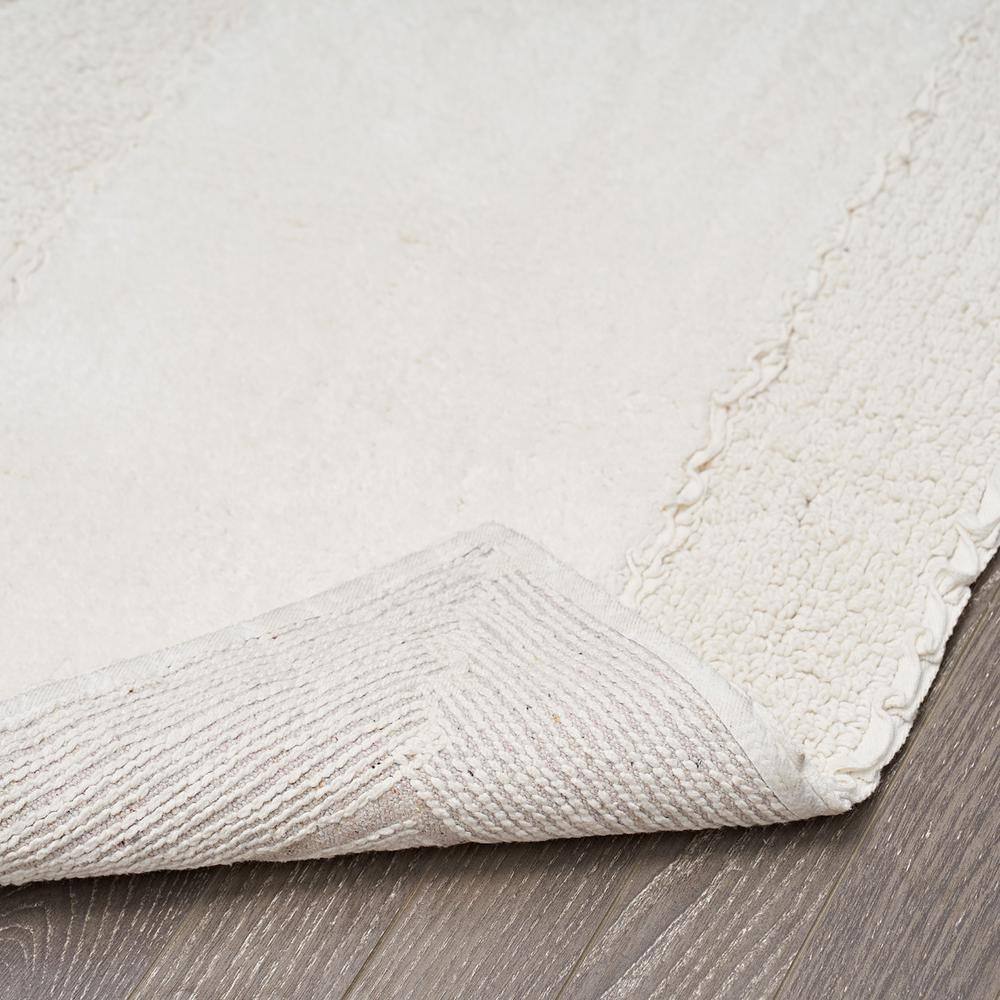 Ivory Cotton Ruffle Border 2-Piece Bath Rug Set