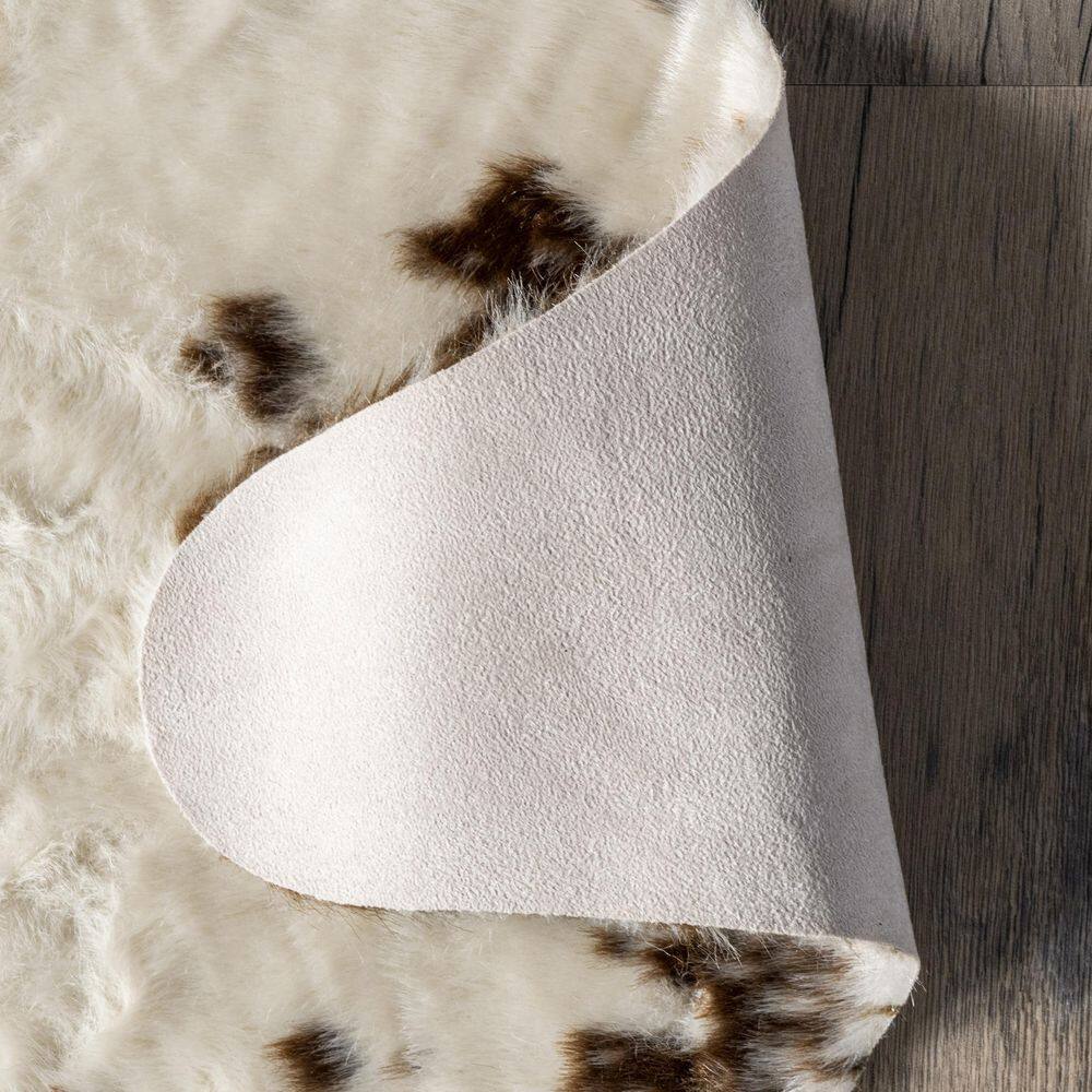 EcoChic Brown Faux Cowhide 5' x 7' Washable Area Rug