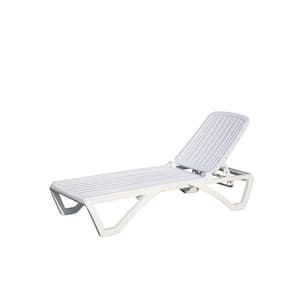 White Plastic Outdoor Chaise Lounge, Pool Lounge Chair Adjustable Recliner in-Pool Lounger Tanning Lounge Chair