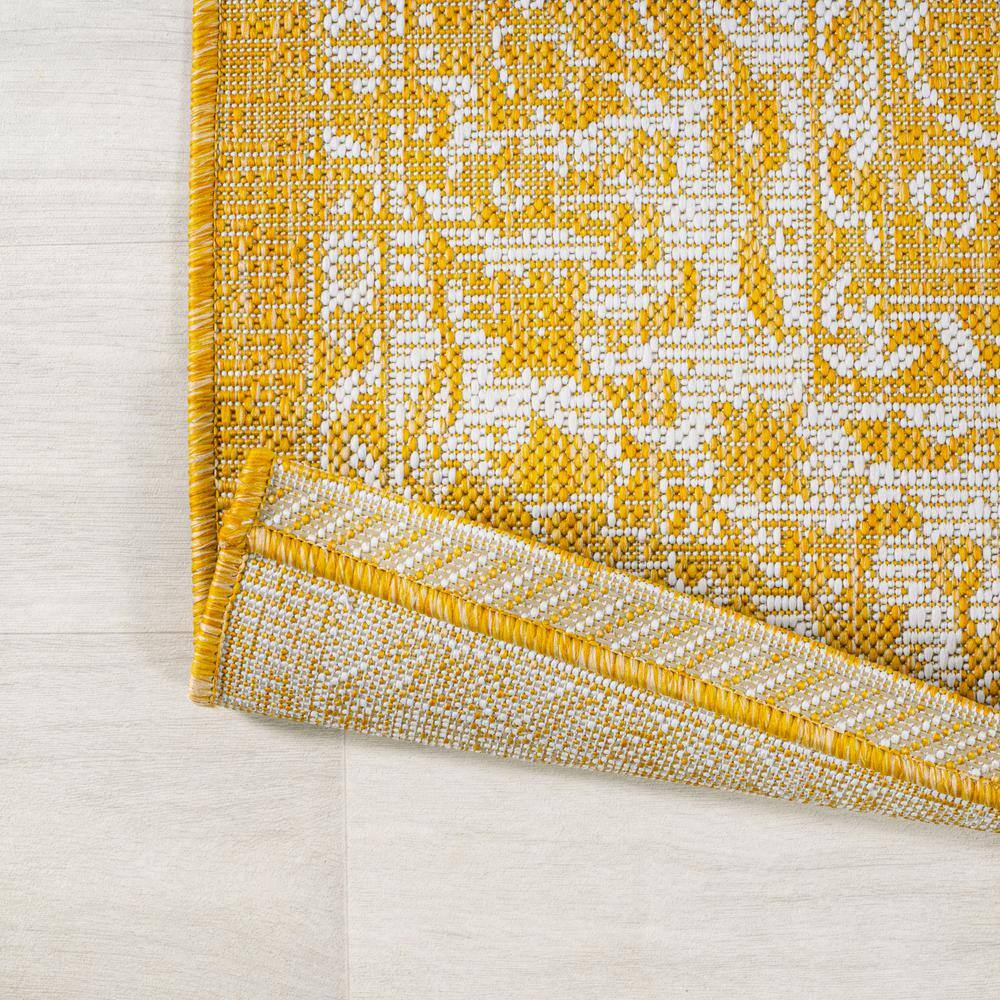 Bohemian Red Floral Flatweave Synthetic Indoor/Outdoor Rug 5' x 8'
