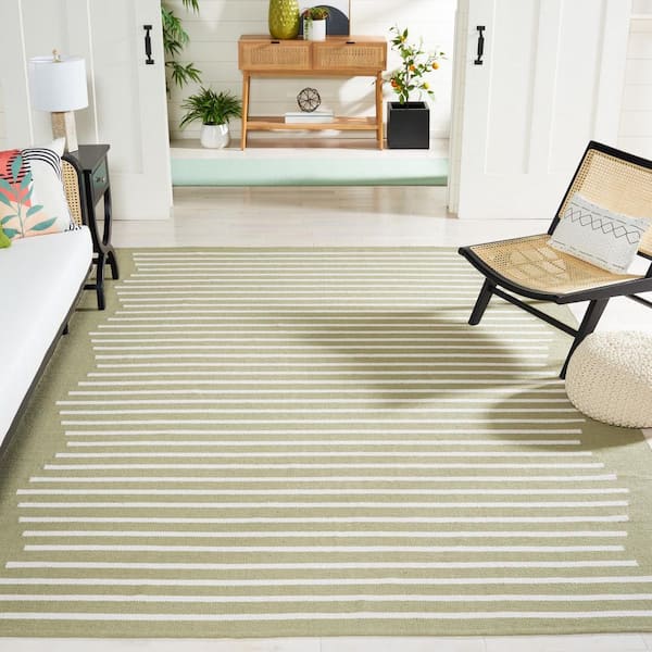 Montauk Light Green/Ivory 8 ft. x 10 ft. Chevron Lines Area Rug