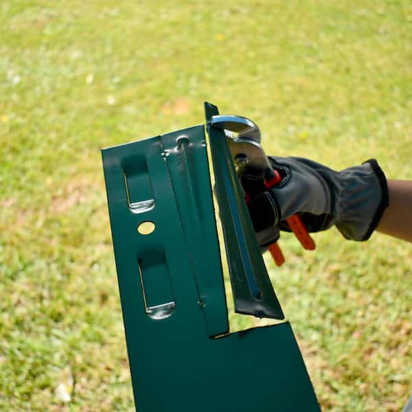 Vigoro 8 ft. Green Steel Edging with 4 Stakes 867212 - The Home Depot