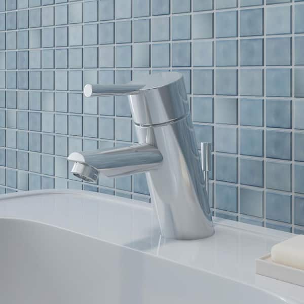 i2 Single Hole Single-Handle Bathroom Faucet in Polished Chrome