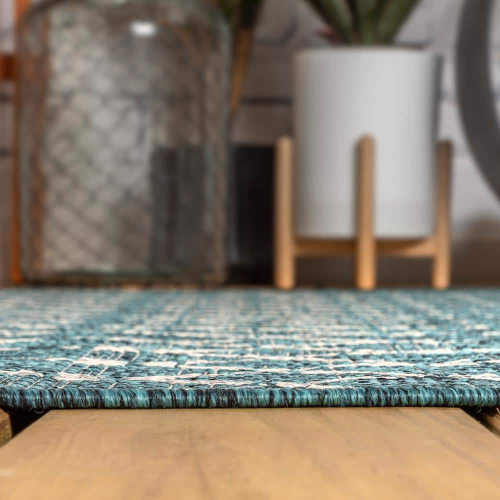 Gray Geometric 8' x 10' Synthetic Flat Woven Rug