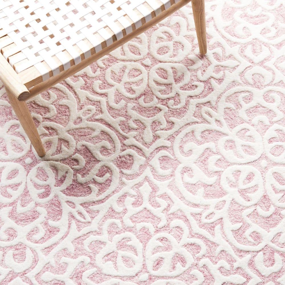 Handmade Pink and Ivory Floral Wool Tufted Rug, 4' x 6'