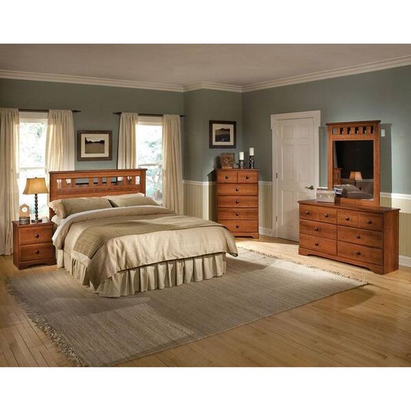 Cambridge Seasons 5-Piece Light Cherry Queen Bed, Dresser, Mirror, Chest of Drawers, Nightstand Bedroom Suite