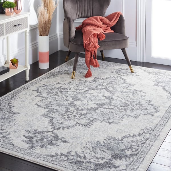 Tulum 4 ft. x 6 ft. Ivory/Gray Medallion Ornate Area Rug
