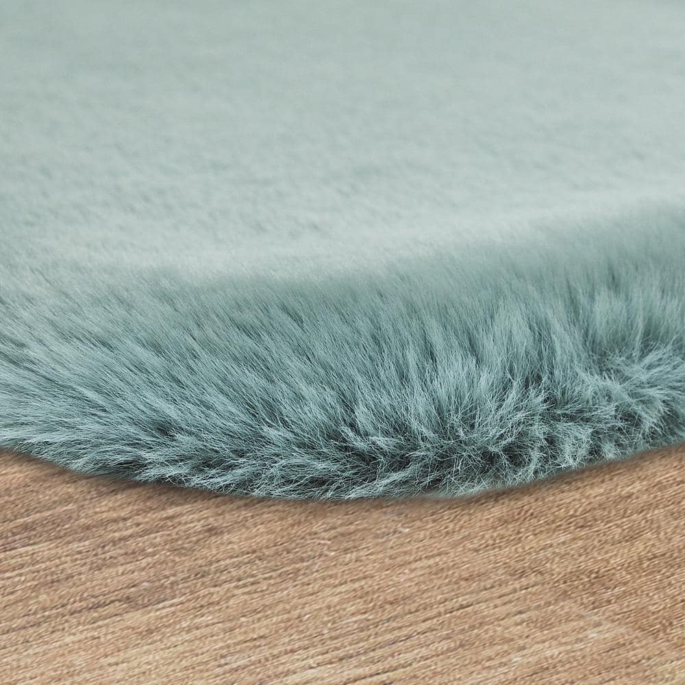 Lavish Green Fog Plush Faux Fur Bath Mat 27" x 45"
