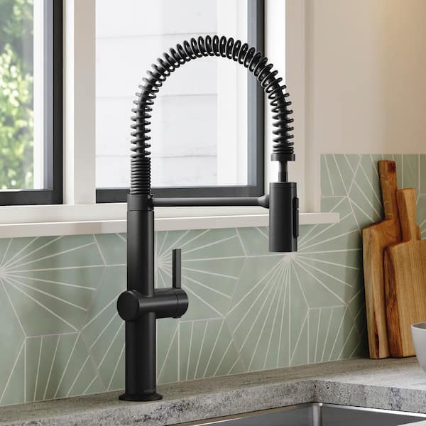 Clarus Semi-Professional Single Handle Pull Down Sprayer Kitchen Faucet in Matte Black