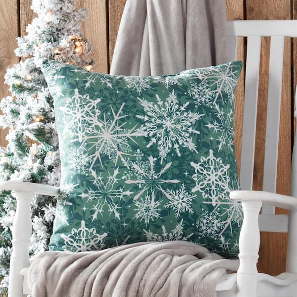 https://images.thdstatic.com/productImages/3f61d7a8-bfb1-43fa-b6e9-15cd306afcfa/svn/greendale-home-fashions-throw-pillows-tp1000-evergreen-c3_600.jpg