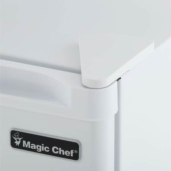 Magic Chef 2.6 cu. ft. Mini Fridge in White, ENERGY STAR HMBR265WE